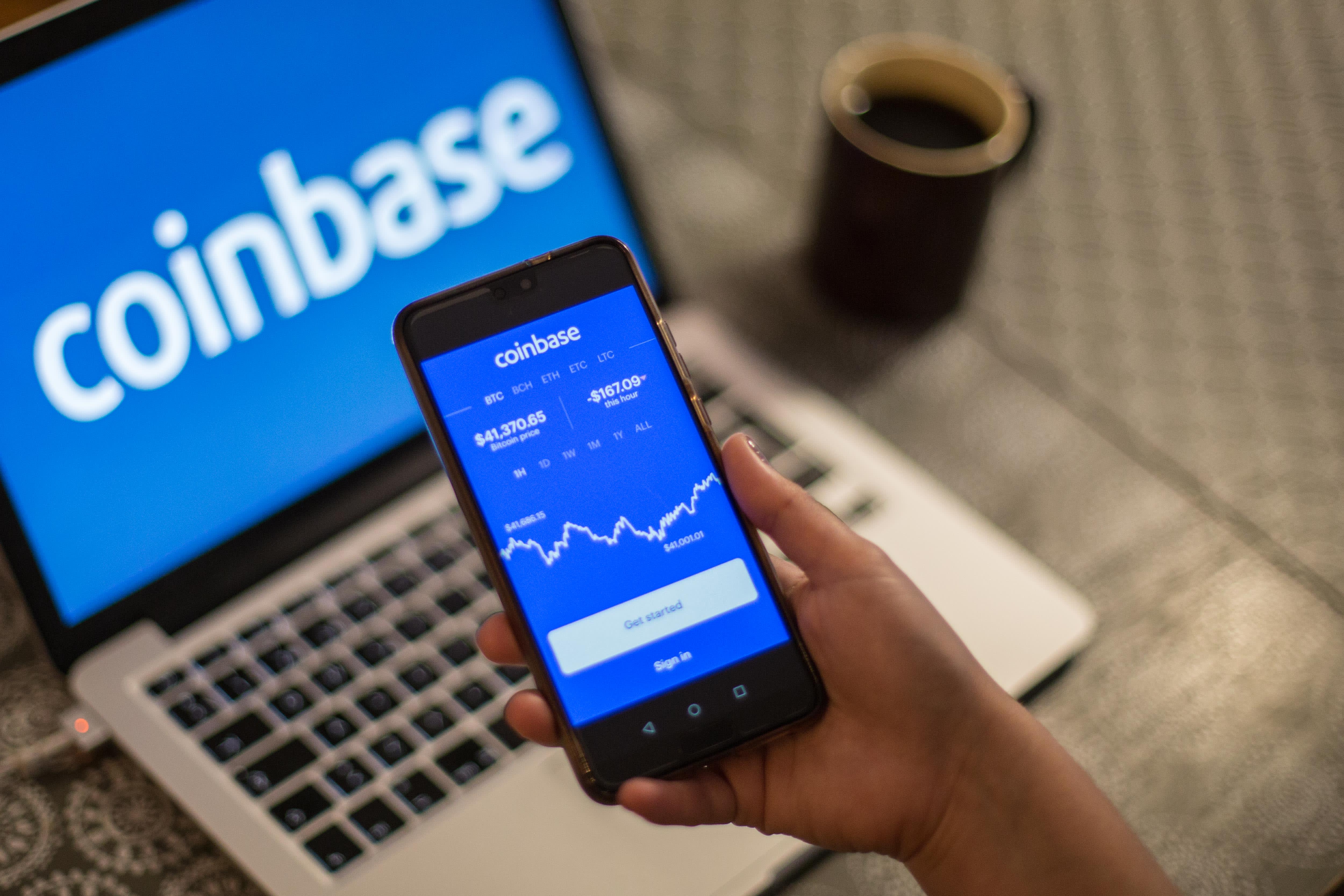 الكابيتول هيل ينقسم حول "خنق" الكريبتو مصرفياً.. وسهم Coinbase تحت مجهر الذكاء الاصطناعي
