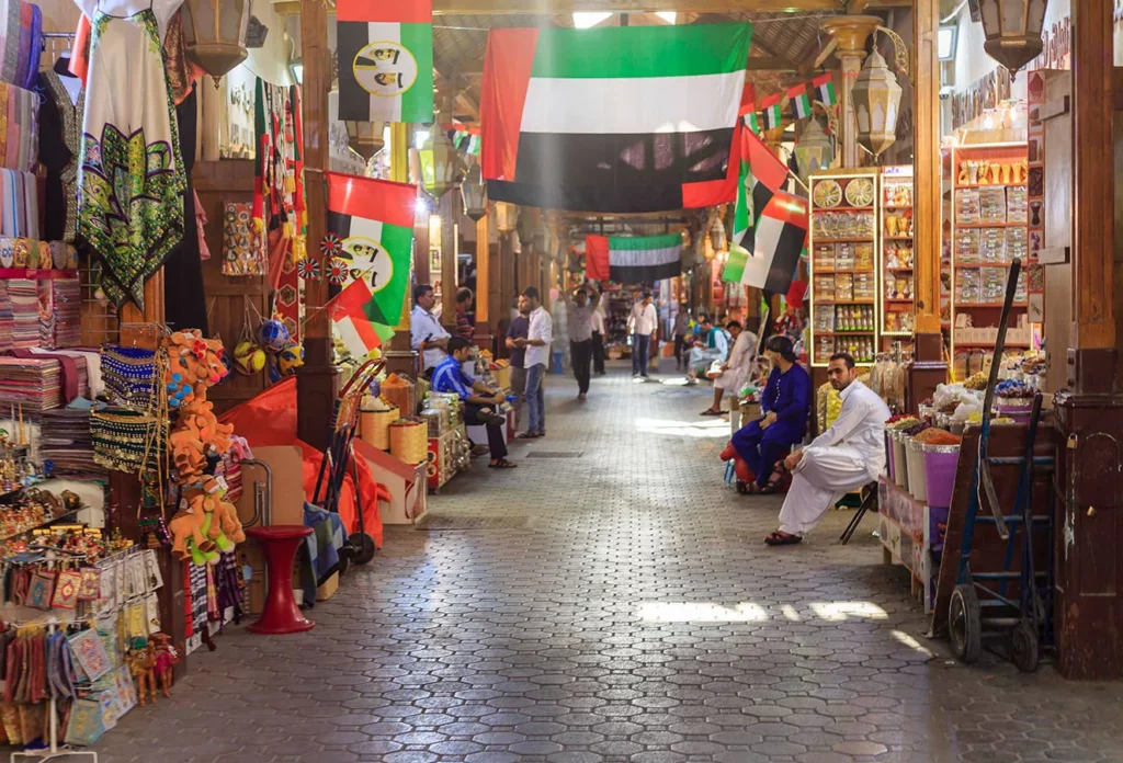 وزير الاقتصاد الإماراتي: المخزون الاستراتيجي آمن ويكفي احتياجات الأسواق لفترات طويلة