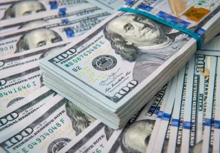 الدولار يحافظ على مكاسبه مع جمود العملات الآسيوية بفعل مخاوف الفائدة