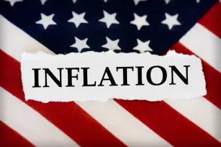 ترقب التضخم يبقي العقود الأمريكية قرب مستويات قياسية