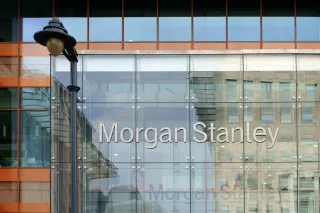 مورغان ستانلي يرفع هدف S&P 500 إلى 8,300