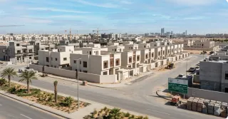 السعودية تتحرك بقوة ضد العقارات الشاغرة.. رسم جديد يصل إلى 5% يشعل السوق