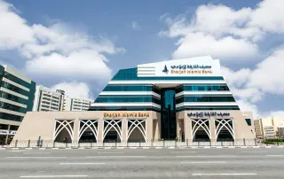 مصرف الشارقة الإسلامي يحقق مكاسب محدودة وسط سيولة نشطة وتوقعات صعودية للمحللين