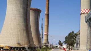 الهروب الكبير من فخ هرمز.. الموانئ السورية تتحول إلى الملجأ الأخير لحيتان النفط