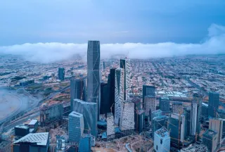 لغز القروض المتعثرة في السعودية..بنك الرياض يكشف السر وراء التباطؤ المفاجئ للإقراض