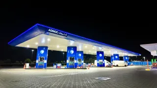 أدنوك للتوزيع وأمريكانا تطلقان شراكة لافتتاح 200 مطعم