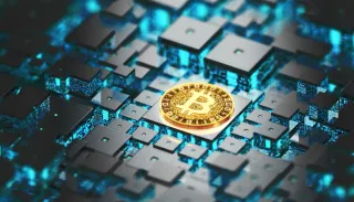 بيتكوين ترتفع فوق 77 ألف دولار
