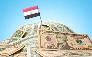 سعر الدولار في مصر اليوم وترقب قرار البنك المركزي