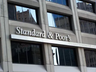 ستاندرد آند بورز 500 عند القمة التاريخية.. الأسواق بين استمرار الصعود وبداية تصحيح مفاجئ