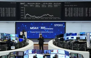 هدوء حذر في الأسهم الأوروبية.. الهجمات الأمريكية الجديدة تبدد آمال السلام السريع وتضغط على شركات الطيران