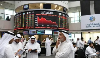 هزة مفاجئة تهز بورصة الكويت… والمؤشر الأول يدخل منطقة “الضغط الهادئ” وسط تذبذب غير متوقع في السيولة والأسهم القيادية