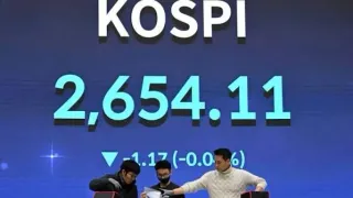 موجة بيع عنيفة تهوي بمؤشر "كوسبي" الكوري بـ 8.2% وتجبر بورصة سيول على تعليق التداول