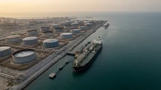 ماذا يحدث في سوق النفط؟ خام برنت يستقر قرب 73 دولارًا وإشارات البيع تتزايد