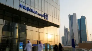 رغم الإشارات السلبية.. المحللون يراهنون على صعود قوي لسهم الراجحي بنسبة تتجاوز 20%